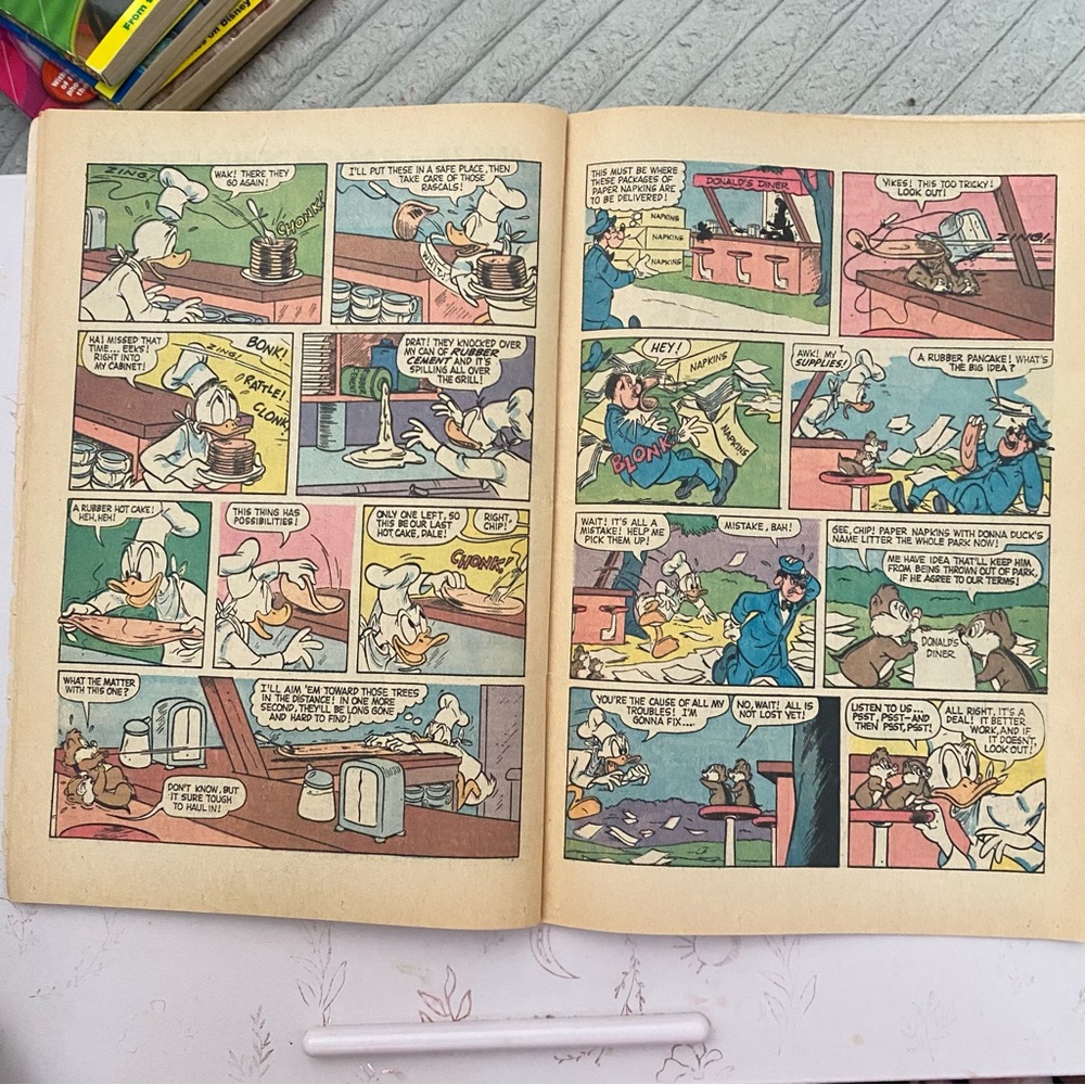 3/$30 Trio of Vintage Disney Comic Books - Picture 12 of 16